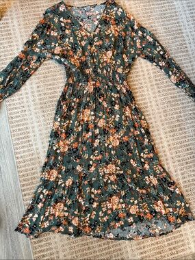 Smocked Waist Floral V-Neck Midi Dress - Green Floral